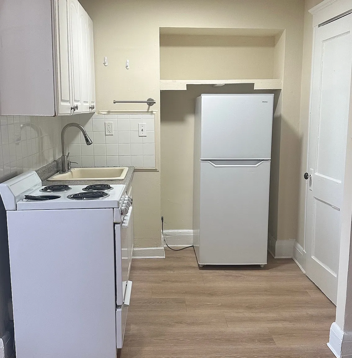 Studio, 1.0 bath, 350 sqft, $1,350 — Photo 4