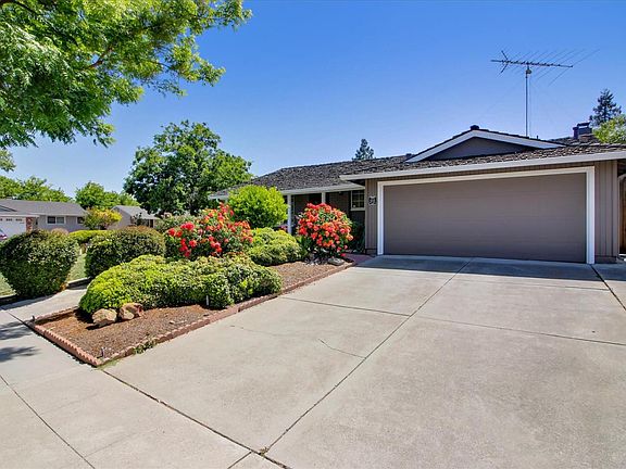 3rd image of 6201 Hopi Cir