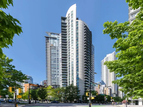 501 Pacific St #2410, Vancouver, BC V6Z 2X6