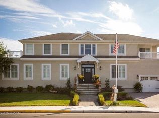 2 Drew Ct, Monmouth Beach, NJ 07750