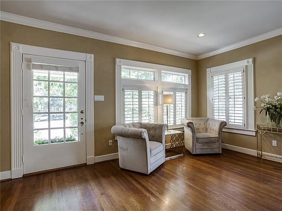 5th image of 6155 La Vista Dr