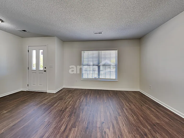 5069 Thornton Dr — Photo 4
