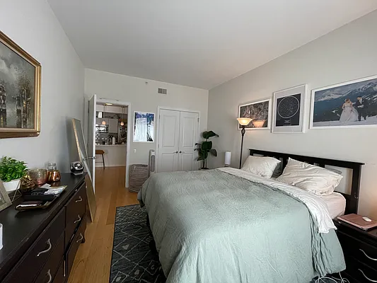 Rented by Compass | media 7