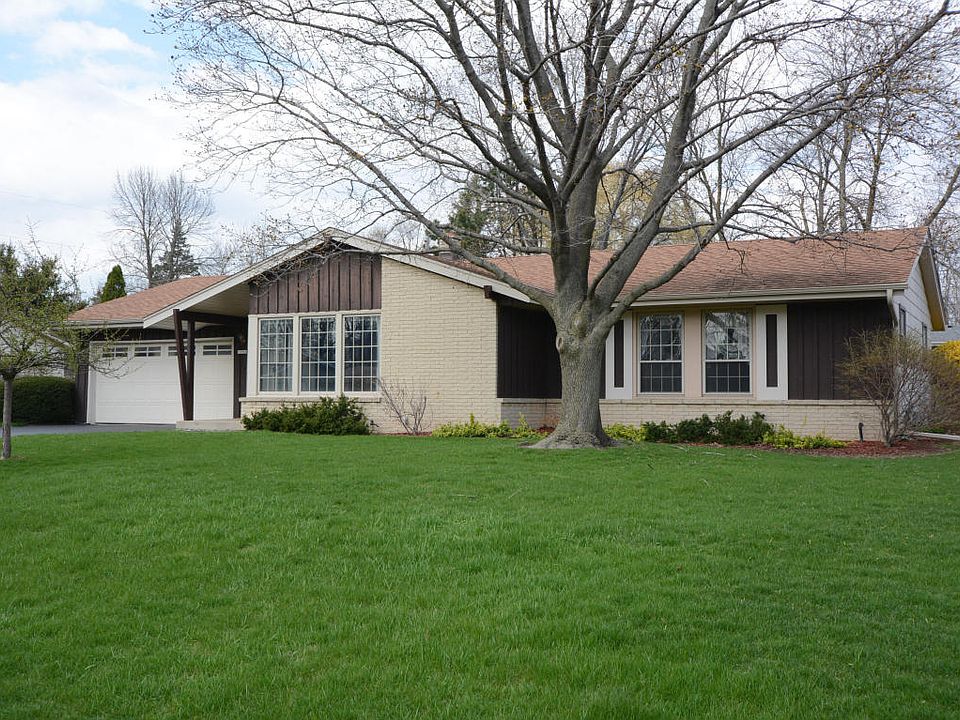 1st image of 13560 W Old Oak Ln