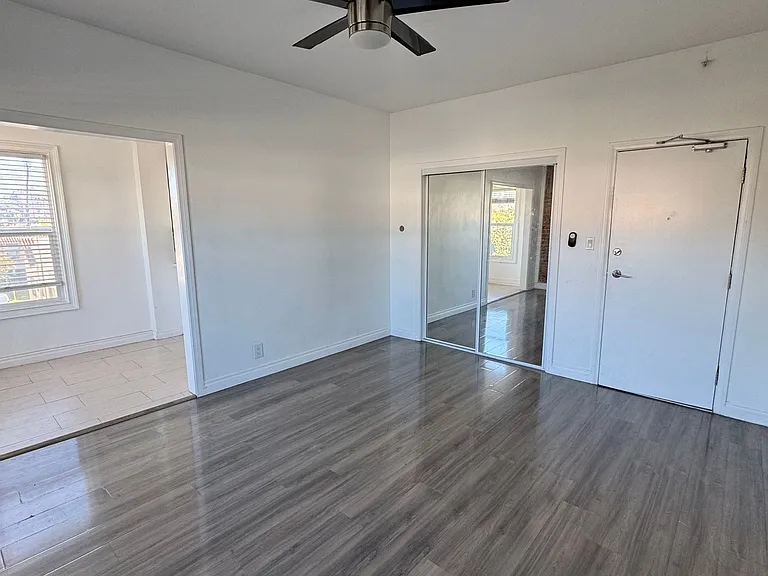 250 N Kenmore Ave #203 — Photo 15