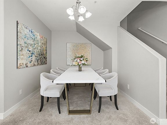 3rd image of 2030 Garry Oaks Ave #A