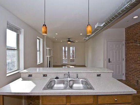 4th image of 3026 Price Ave