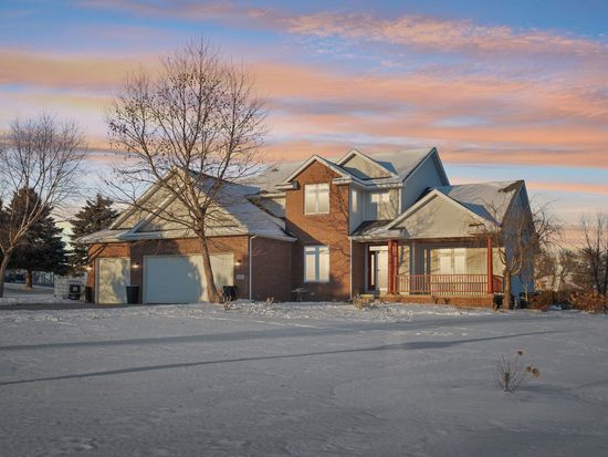 237 Stone Creek Ln, Valparaiso, IN 46383