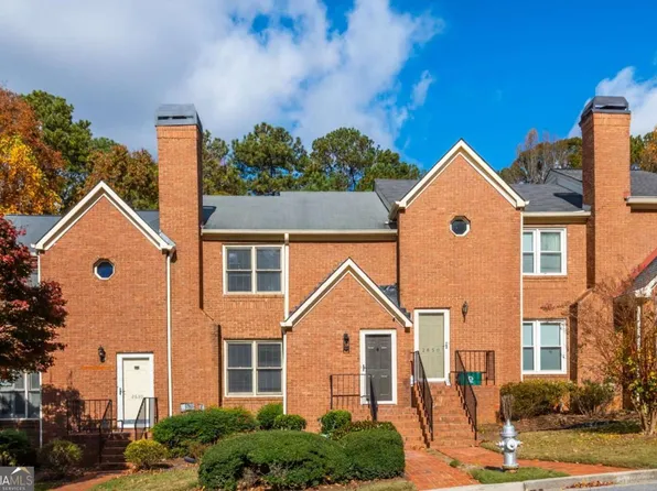 2640 Holcomb Springs Dr, Alpharetta, GA 30022