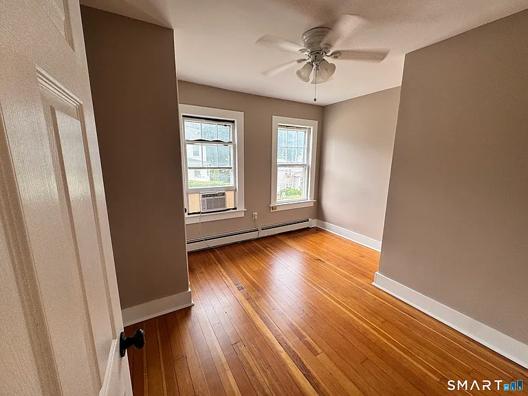 18 Spicer Ave — Photo 16