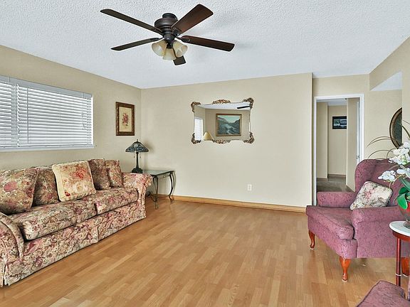2nd image of 12577 Amboy Ave