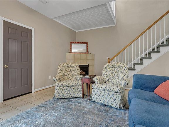 3rd image of 5022 Fairfax Pl