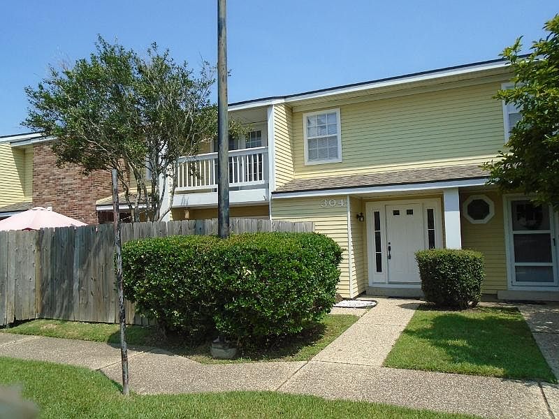 1st image of 200 Lodge Dr APT 304