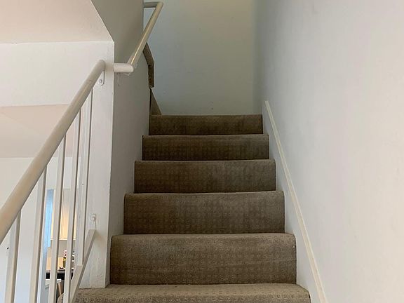 4th image of 5439 Whitsett Ave APT 15