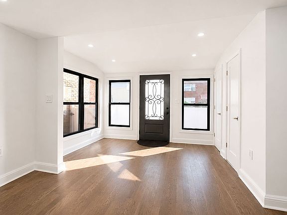 3rd image of 2171 Hendrickson St #1