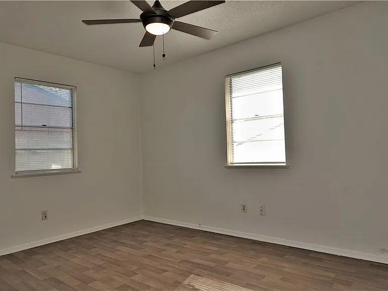 1028 Starlite Dr — Photo 17