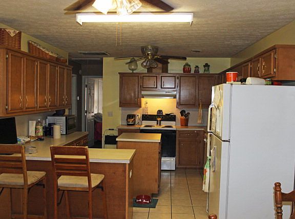 4th image of 355 Lee Road 238