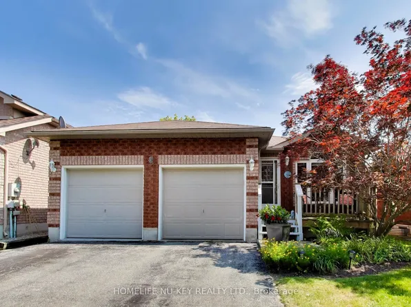 9 Monique Cres, Barrie, ON L4M 6Z3