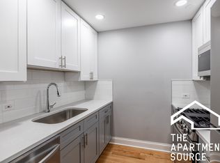 6949 N Sheridan Rd #206, Chicago, IL 60626