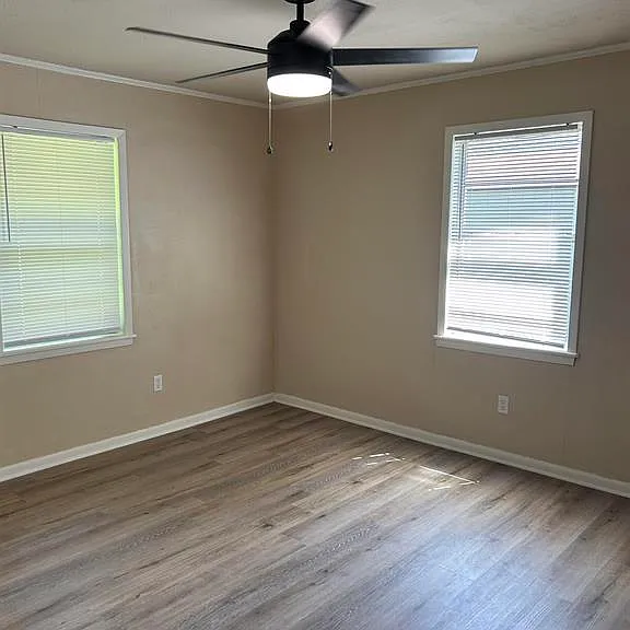 209 W South St — Photo 5