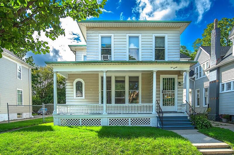 1st image of 1020 College AVENUE
