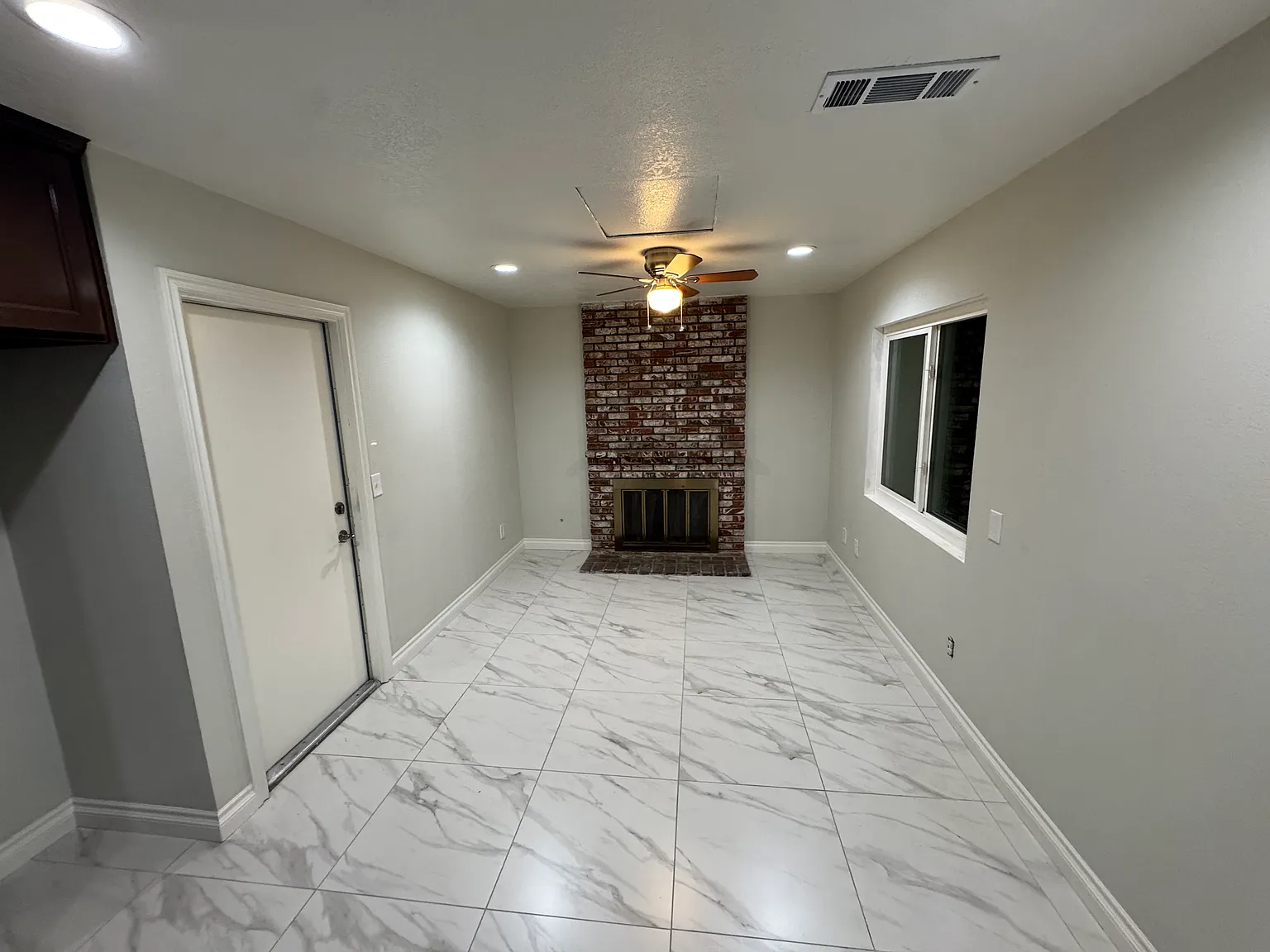 4 bed, 1378 sqft, $4,850 — Photo 4