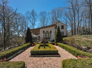 51 Elephant Rock Rd, Woodbury, CT 06798