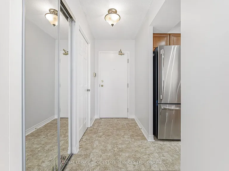 285 Enfield Pl #604 — Photo 9