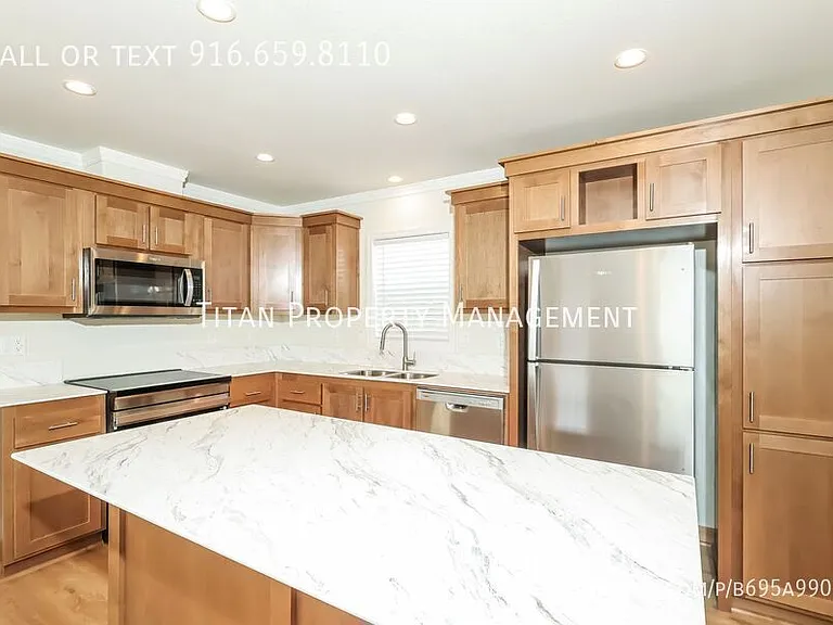 313 Vandenberg Cir — Photo 6