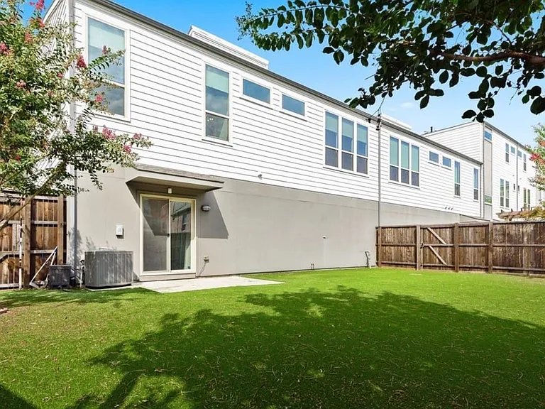 5015 Manett St #106 — Photo 16