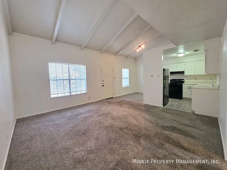 Whispering Oaks 1904 N. Midland — Photo 14