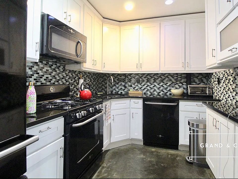 1st image of 149 Wythe Ave #201
