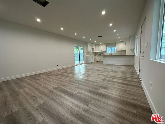 2nd image of 11441 Oro Vista Ave