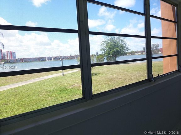 3rd image of 1591 NE Miami Gardens Dr APT 102