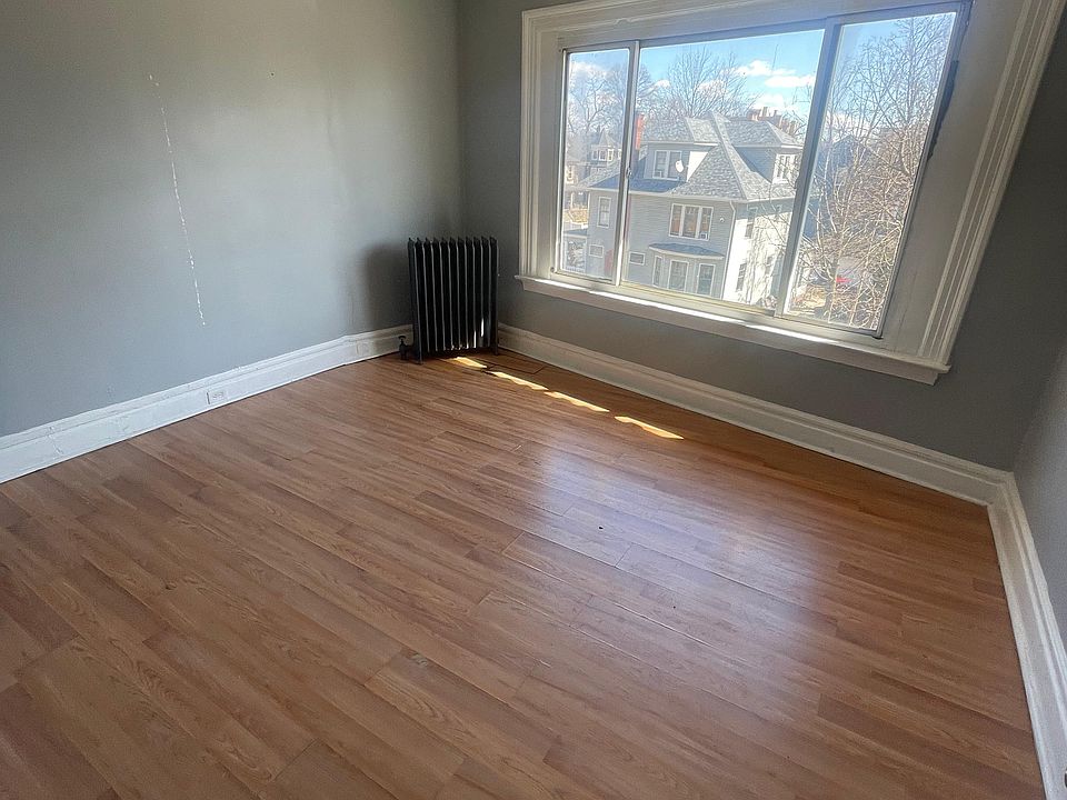 1st image of 33-35 Shephard Ave #12