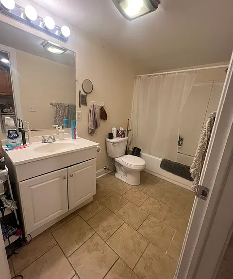 3323 Powelton Ave #1R — Photo 6