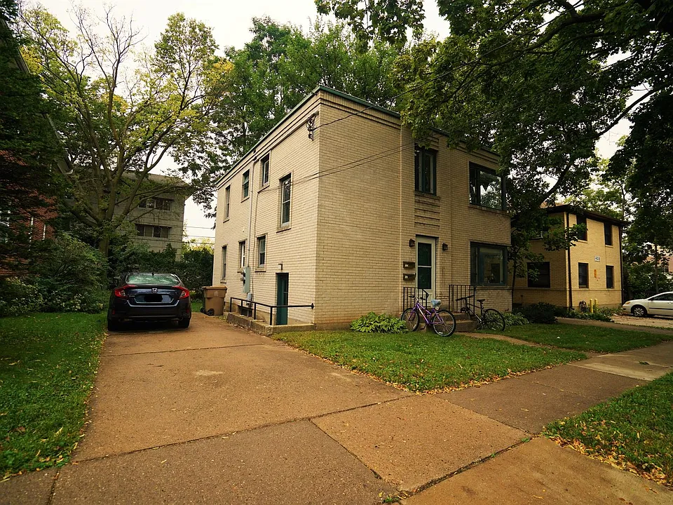416 Paunack Pl