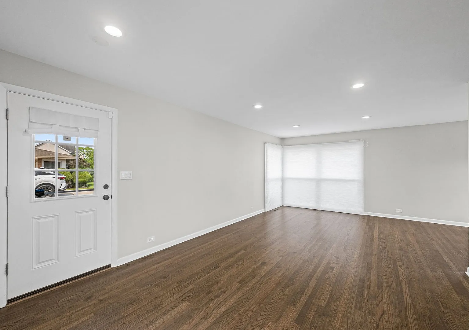 Updated 3 bed ranch in Glenview South / CCSD 34 school districts! — Photo 2