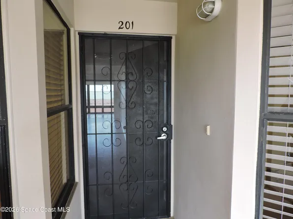 6240 Mirror Lake Dr APT 201, Sebastian, FL 32958