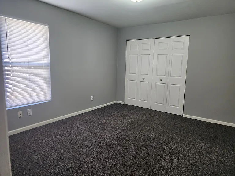 533 N Sunnyside Ave — Photo 9