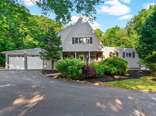 24 Tallyho Rd, Cumberland, RI 02864