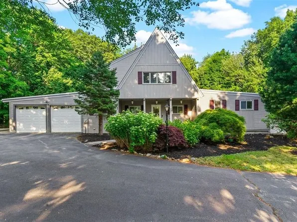 24 Tallyho Rd, Cumberland, RI 02864