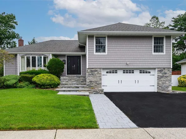 85 Melanie Lane, Syosset, NY 11791