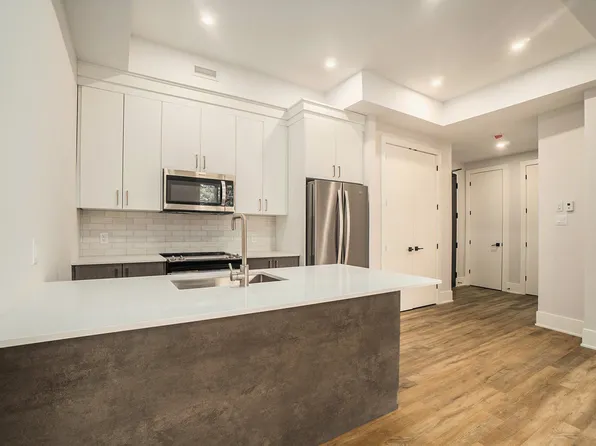 404 Eden Avenue, 404 Eden Ave, Ottawa, ON K1Z 5H9