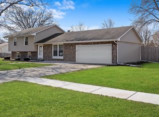 20710 S Sarver Dr, Shorewood, IL 60404