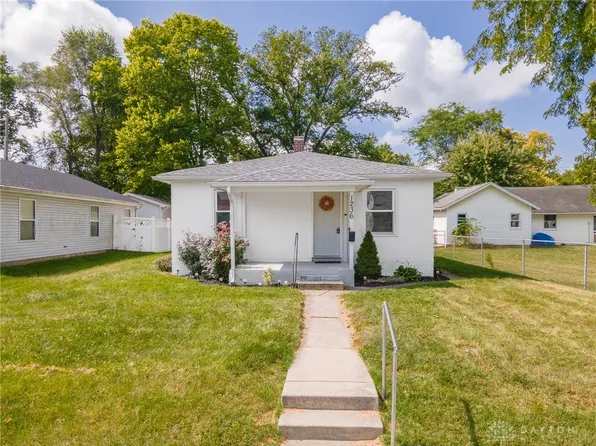 1236 Vornholt St, Troy, OH 45373