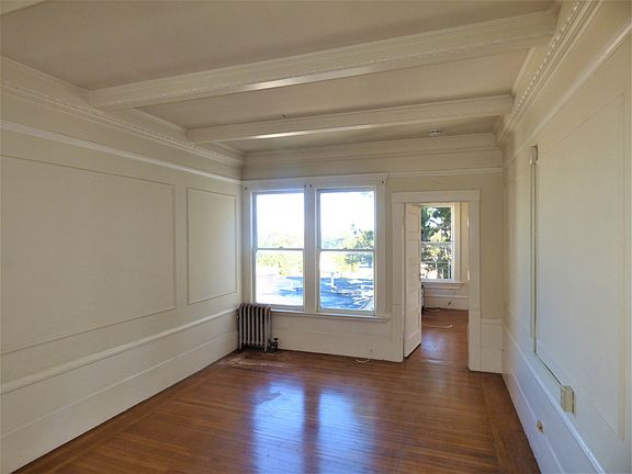 3rd image of 260 Carl St APT 5