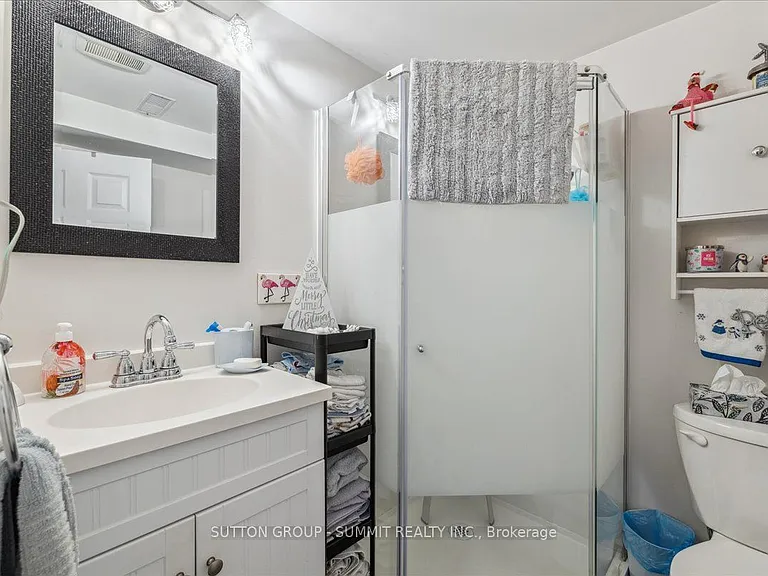9 Grenadier Dr #LOWER — Photo 11