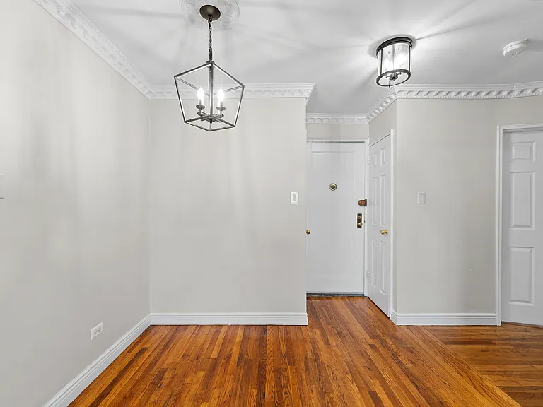 6730 Clyde St #5B — Photo 13