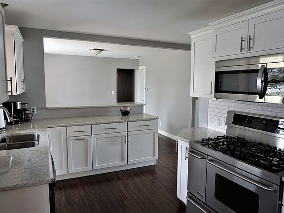 3rd image of 2902 S Willow St